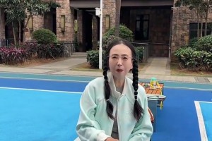 库里缺席明日比赛 若后续再缺席将无缘最佳阵容等评奖！